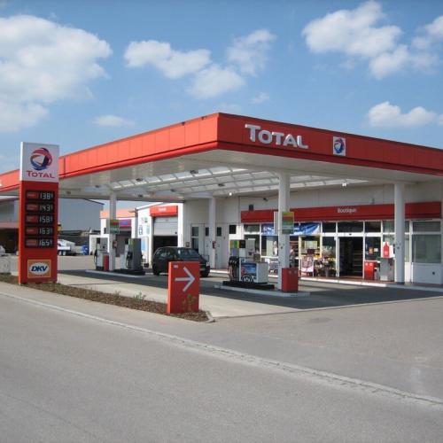 Tankstelle mit Gewerbe in Oettingen
